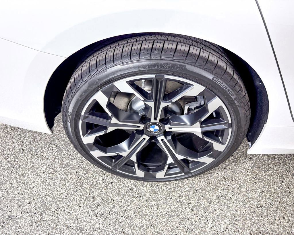 Thumbnail: 2025 BMW 3 Series - 25