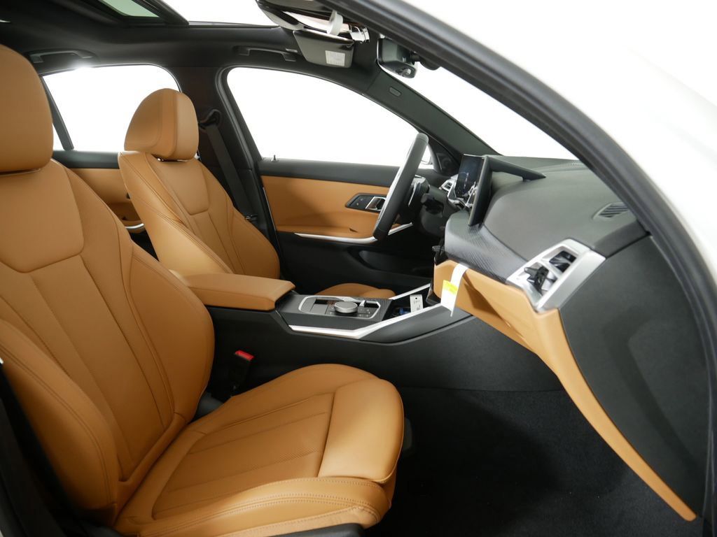 Thumbnail: 2025 BMW 3 Series - 10