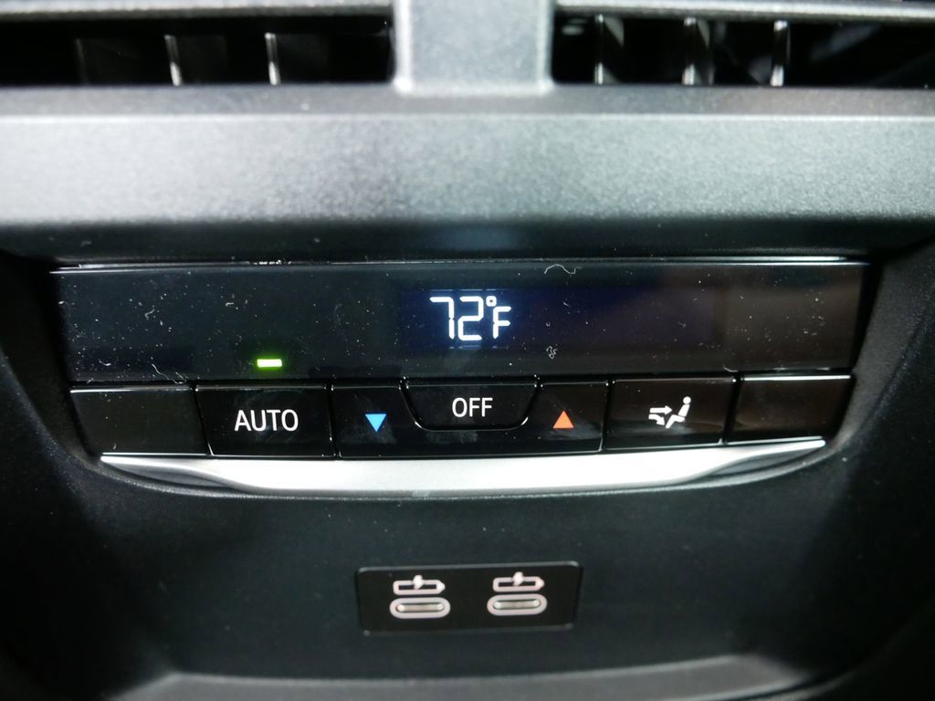 Thumbnail: 2025 BMW 3 Series - 33