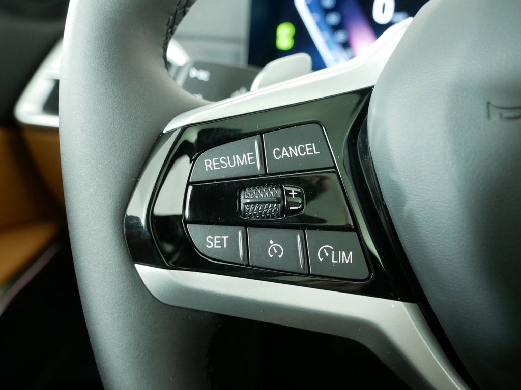 Thumbnail: 2025 BMW 3 Series - 39