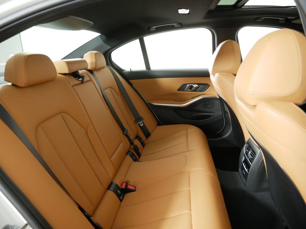 Thumbnail: 2025 BMW 3 Series - 30