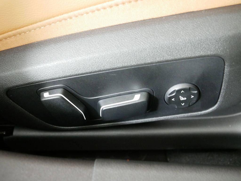 Thumbnail: 2025 BMW 3 Series - 29