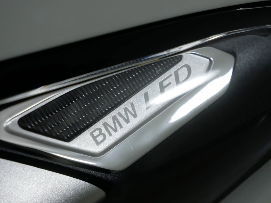 Thumbnail: 2025 BMW 3 Series - 27