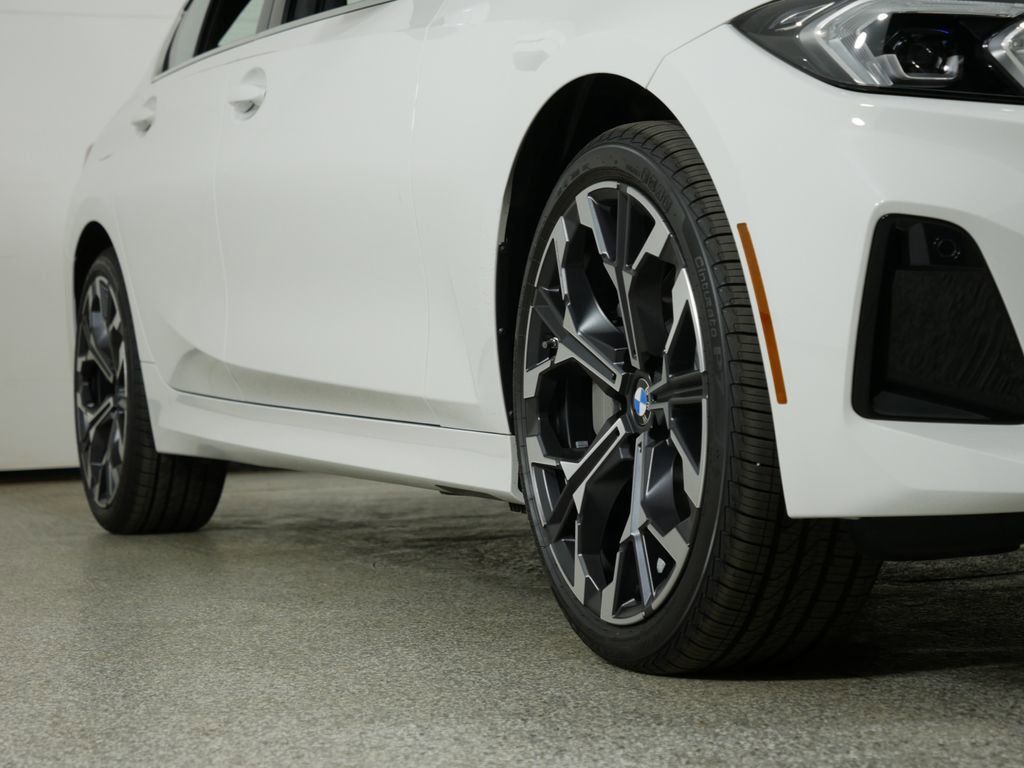 Thumbnail: 2025 BMW 3 Series - 17