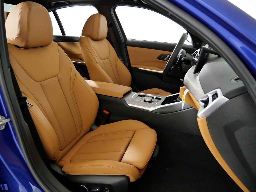Thumbnail: 2026 BMW 3 Series - 9