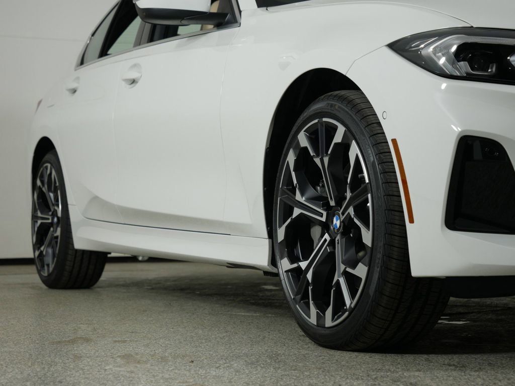 Thumbnail: 2025 BMW 3 Series - 17