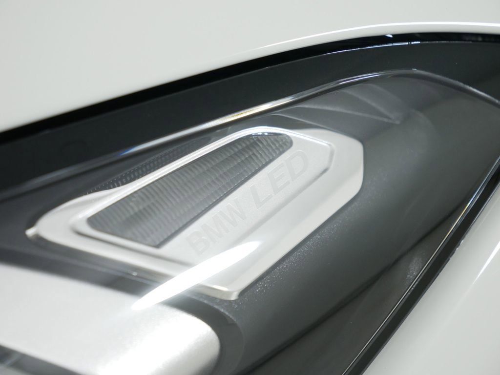 Thumbnail: 2025 BMW 3 Series - 27