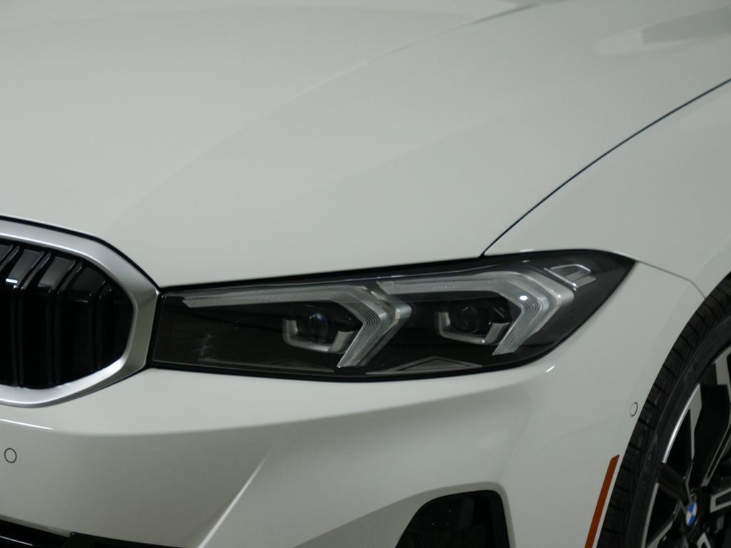 Thumbnail: 2025 BMW 3 Series - 26