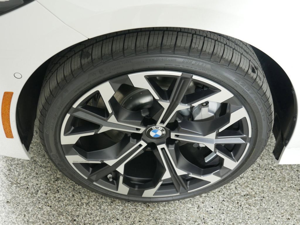 Thumbnail: 2025 BMW 3 Series - 8