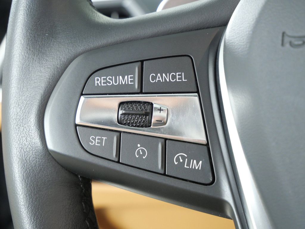 Thumbnail: 2024 BMW 3 Series - 42