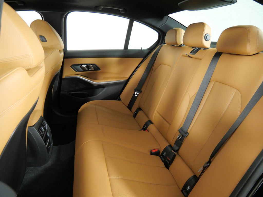 Thumbnail: 2024 BMW 3 Series - 35