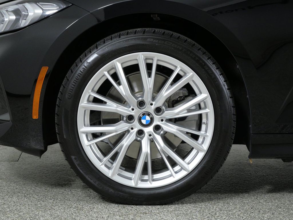 Thumbnail: 2024 BMW 3 Series - 7