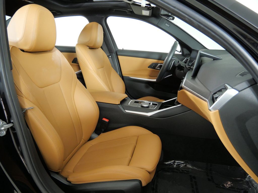 Thumbnail: 2024 BMW 3 Series - 9