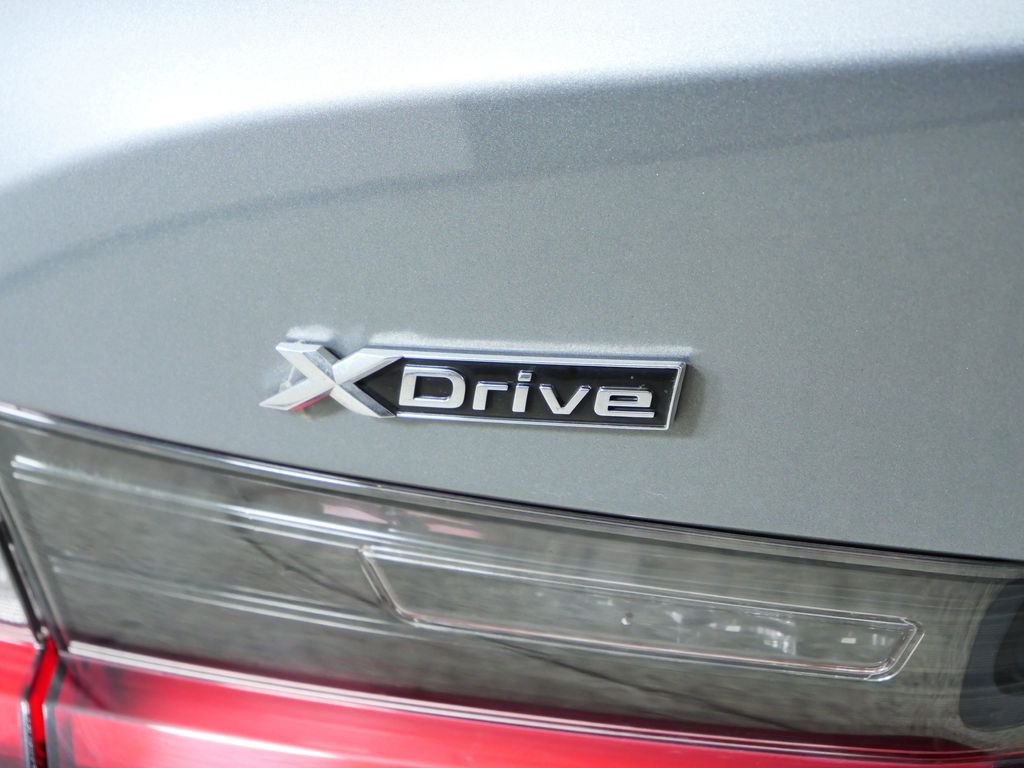 Thumbnail: 2024 BMW 3 Series - 26