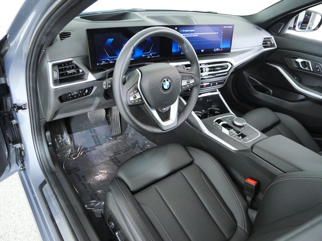 Thumbnail: 2024 BMW 3 Series - 13