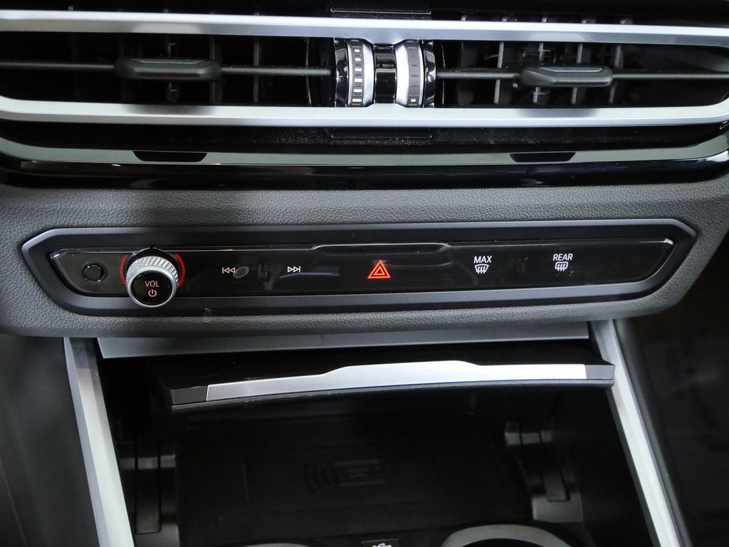 Thumbnail: 2024 BMW 3 Series - 48