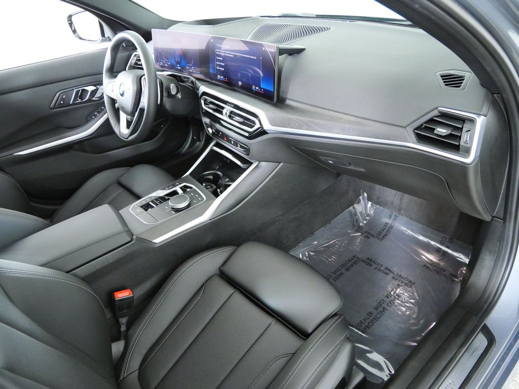 Thumbnail: 2024 BMW 3 Series - 9