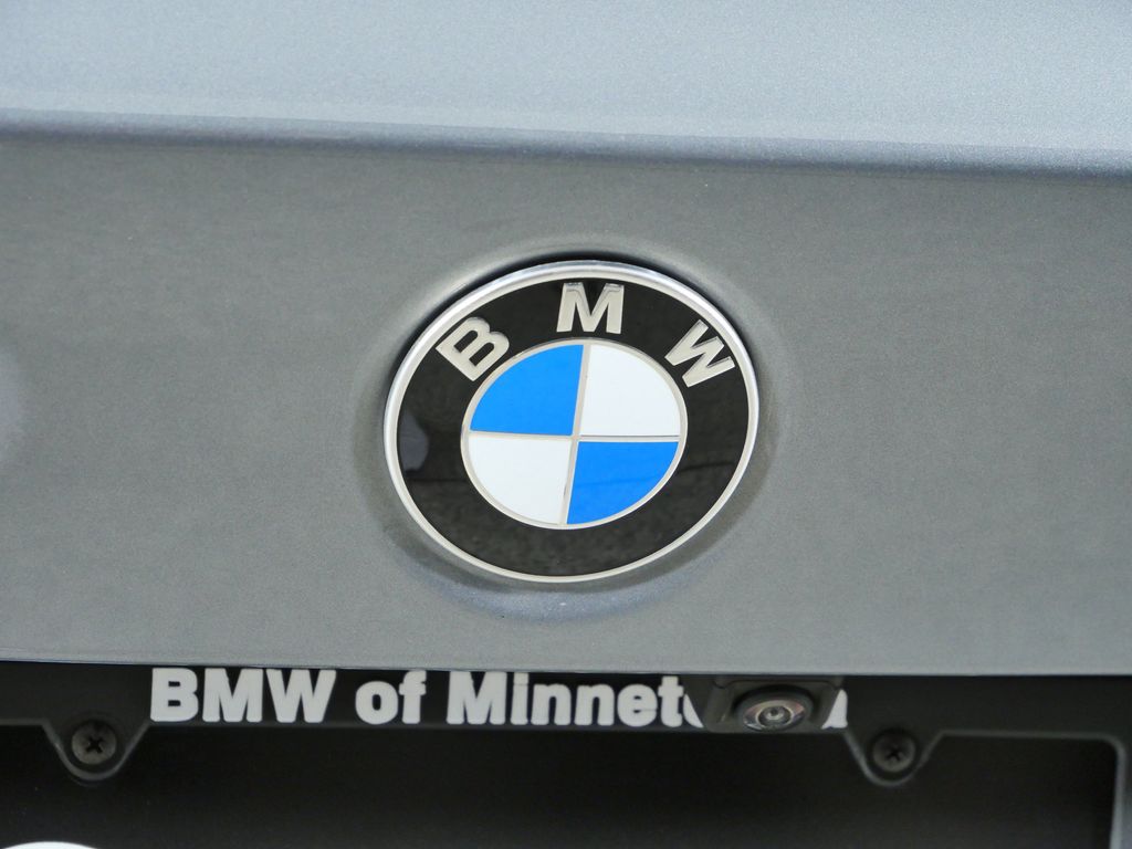 Thumbnail: 2024 BMW 3 Series - 27