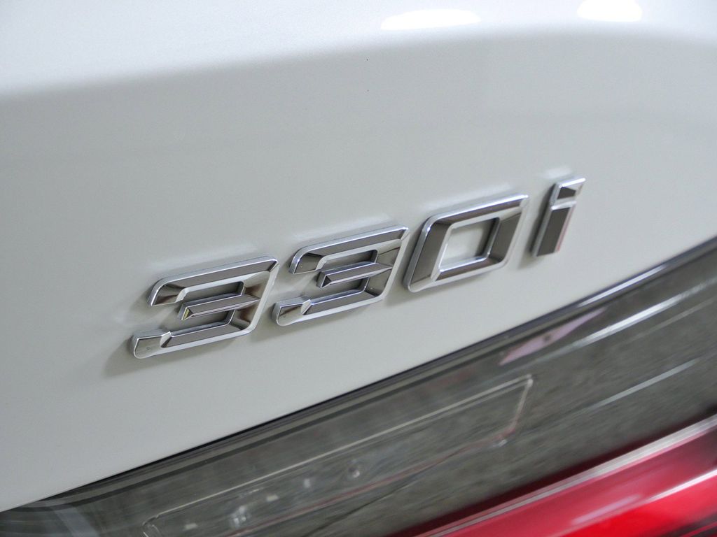 Thumbnail: 2024 BMW 3 Series - 24