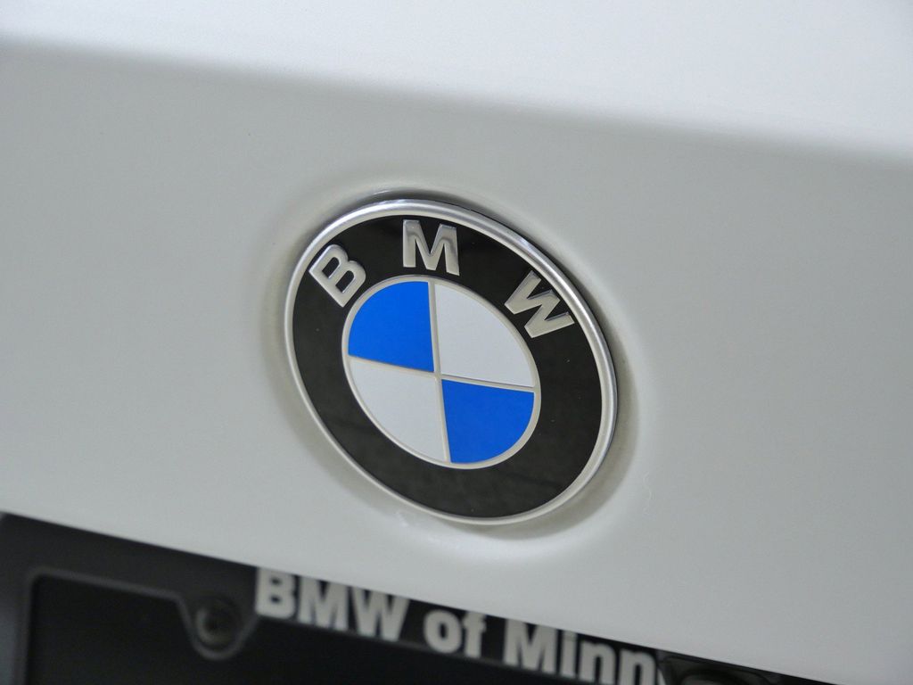 Thumbnail: 2024 BMW 3 Series - 7