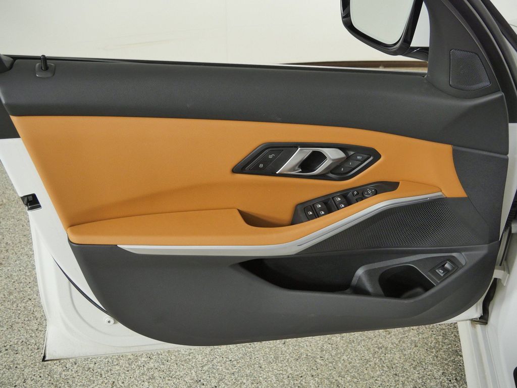 Thumbnail: 2024 BMW 3 Series - 37