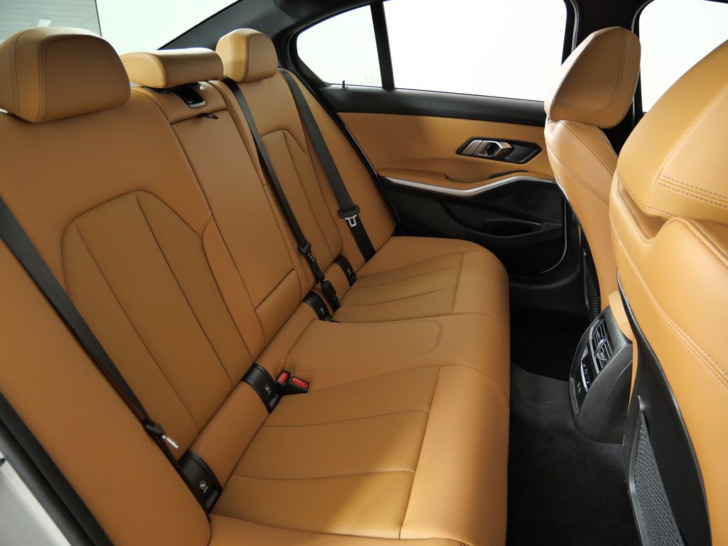 Thumbnail: 2023 BMW 3 Series - 30