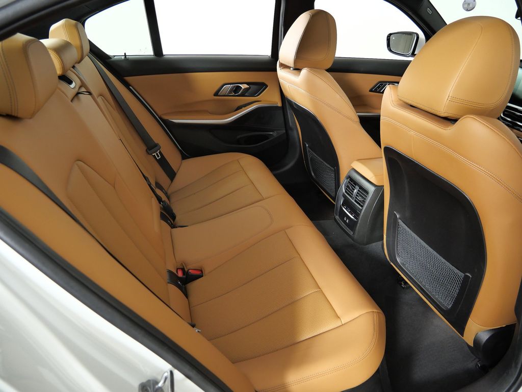 Thumbnail: 2023 BMW 3 Series - 11