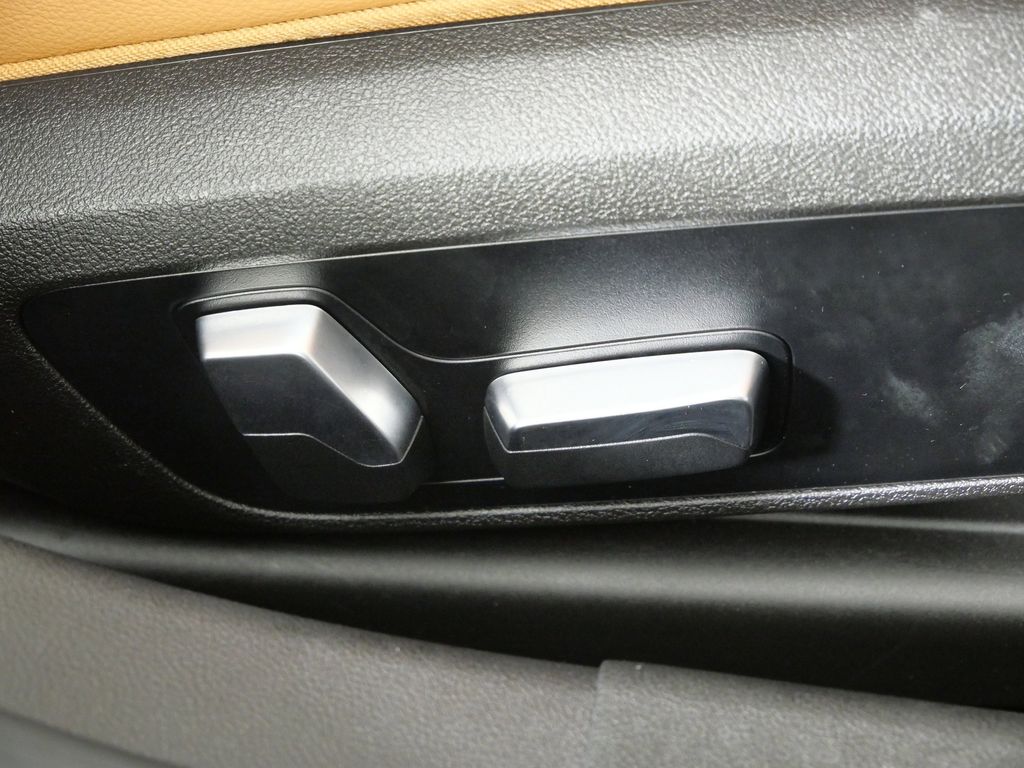 Thumbnail: 2023 BMW 3 Series - 28