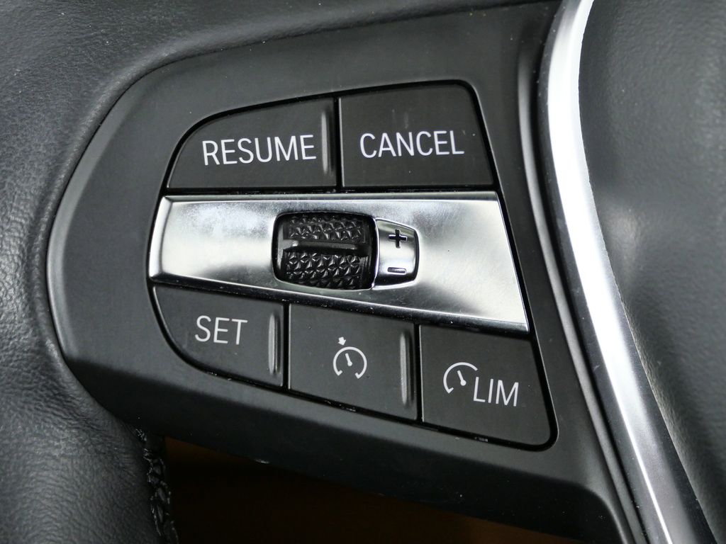 Thumbnail: 2023 BMW 3 Series - 40