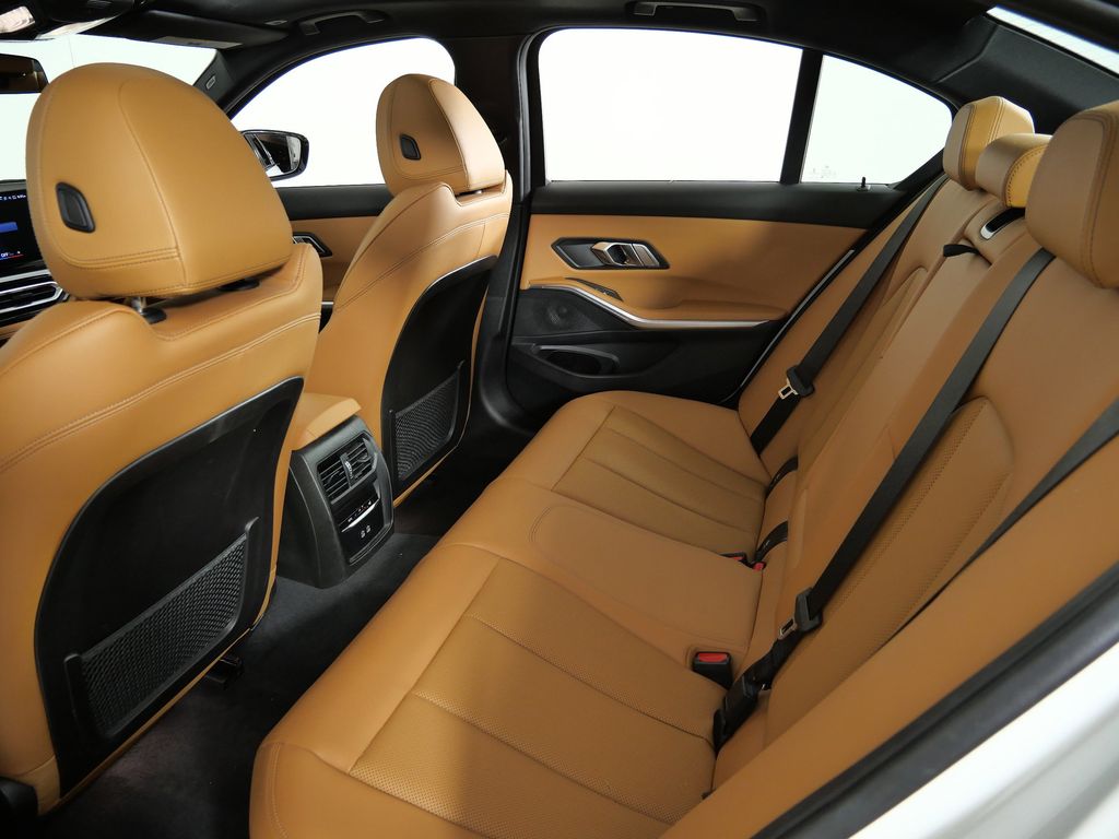 Thumbnail: 2023 BMW 3 Series - 32