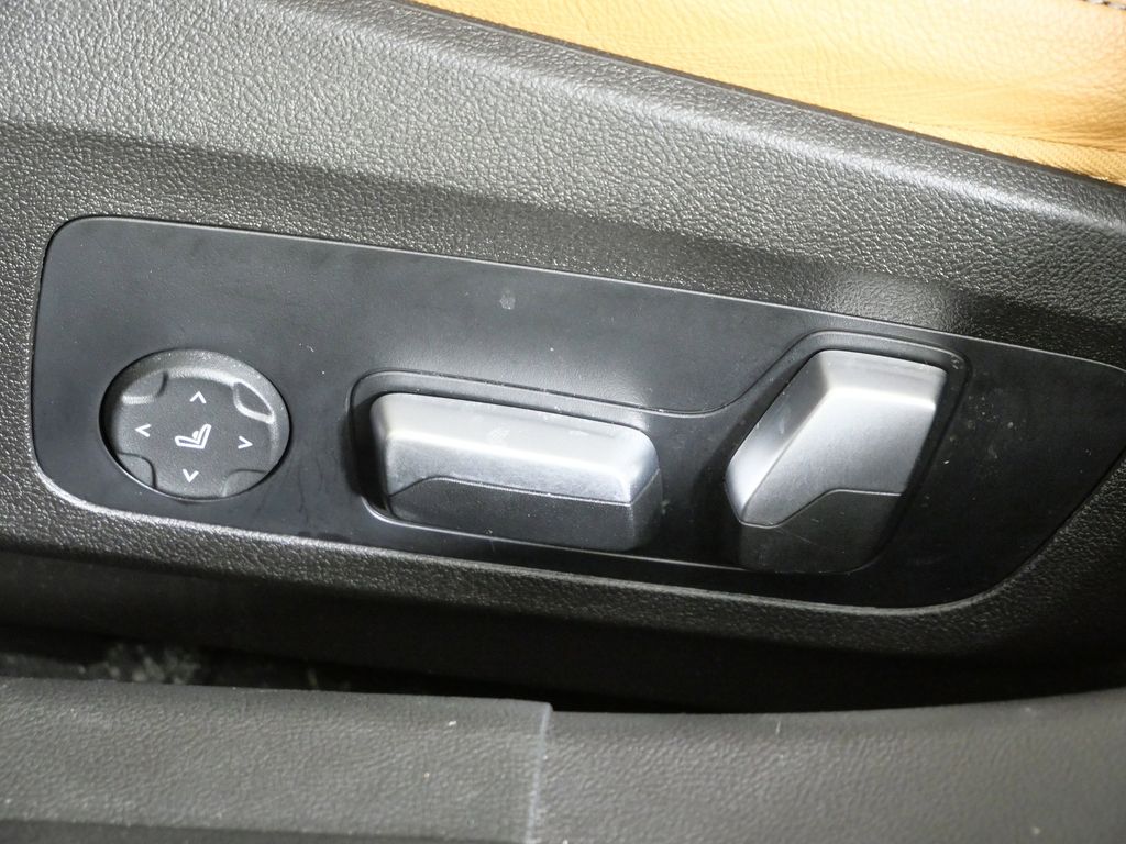 Thumbnail: 2023 BMW 3 Series - 38