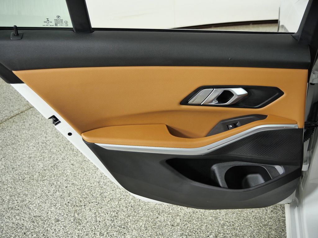 Thumbnail: 2023 BMW 3 Series - 31