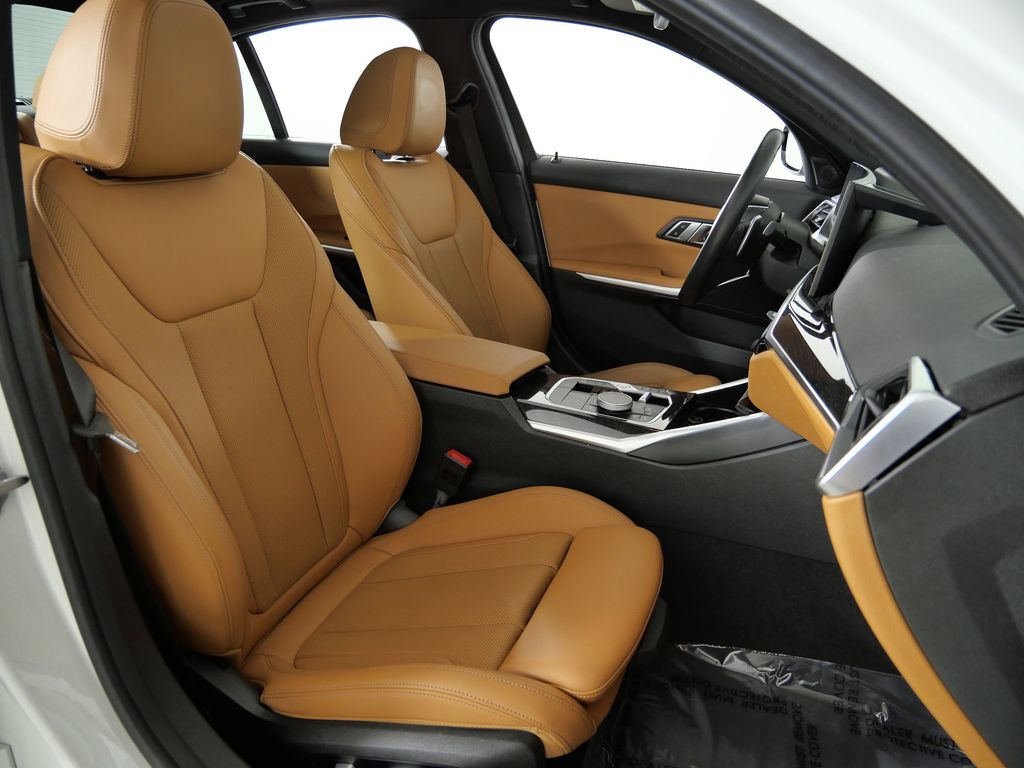 Thumbnail: 2023 BMW 3 Series - 10