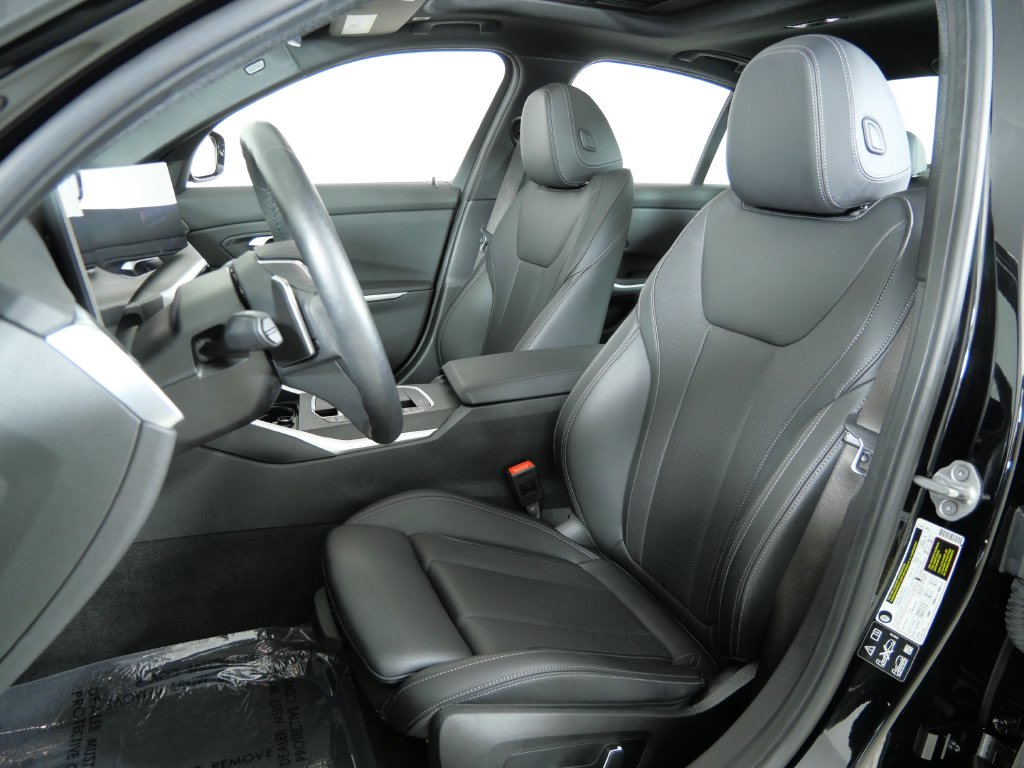 Thumbnail: 2024 BMW 3 Series - 38