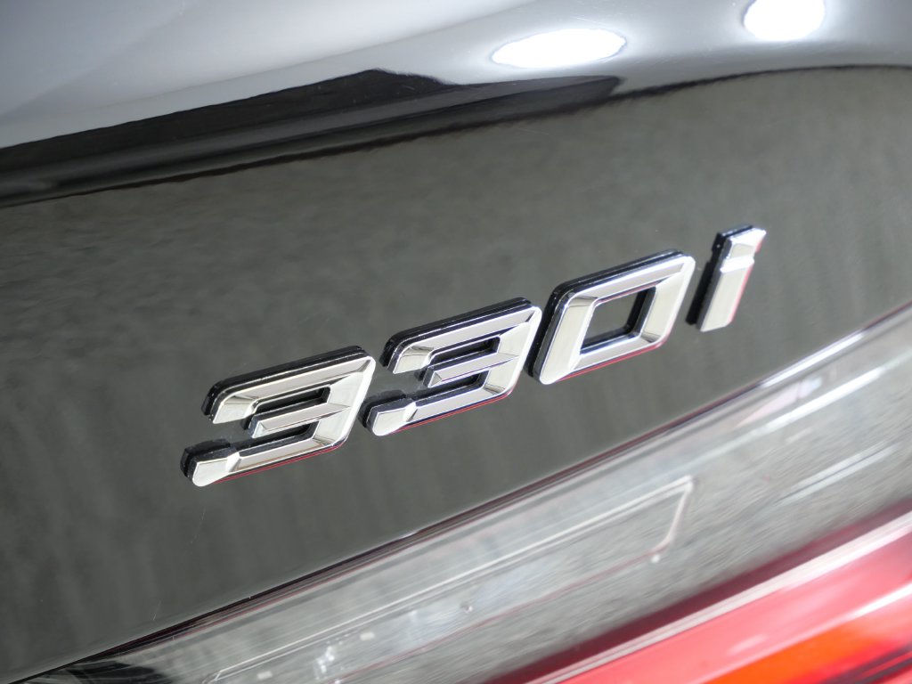 Thumbnail: 2024 BMW 3 Series - 25