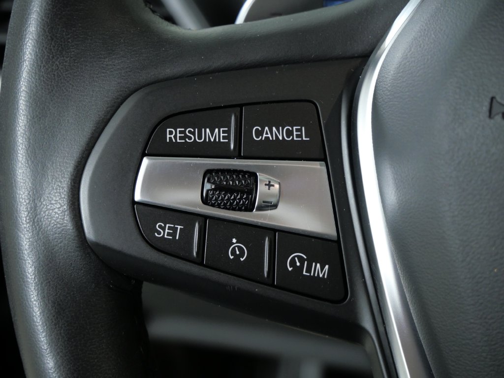 Thumbnail: 2024 BMW 3 Series - 43