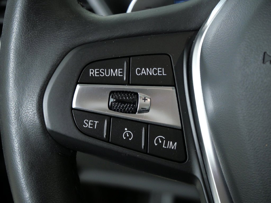 Thumbnail: 2024 BMW 3 Series - 43