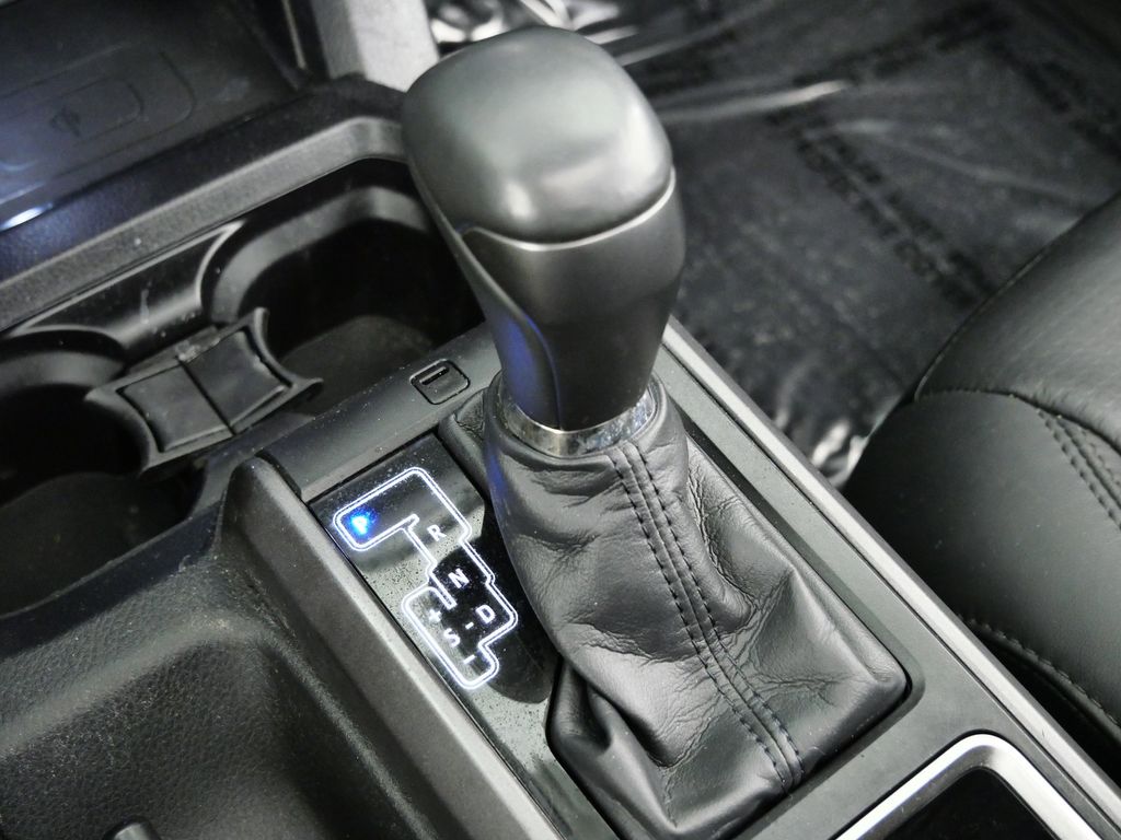 Thumbnail: 2022 Toyota Tacoma - 13