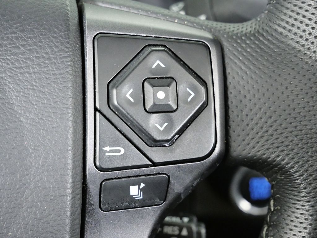 Thumbnail: 2022 Toyota Tacoma - 42