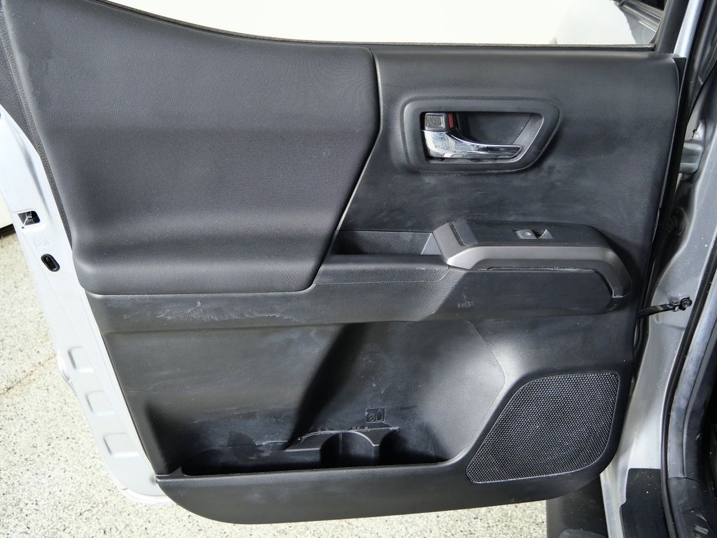 Thumbnail: 2022 Toyota Tacoma - 31