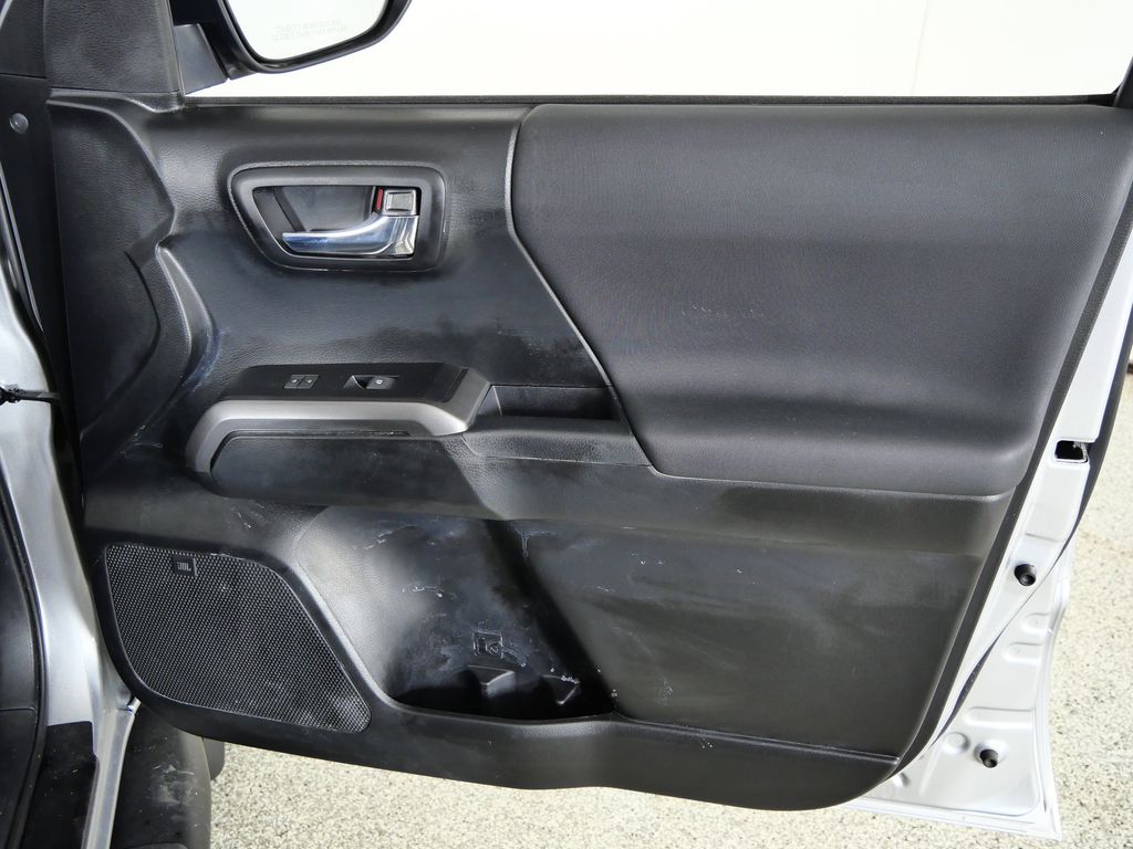 Thumbnail: 2022 Toyota Tacoma - 27