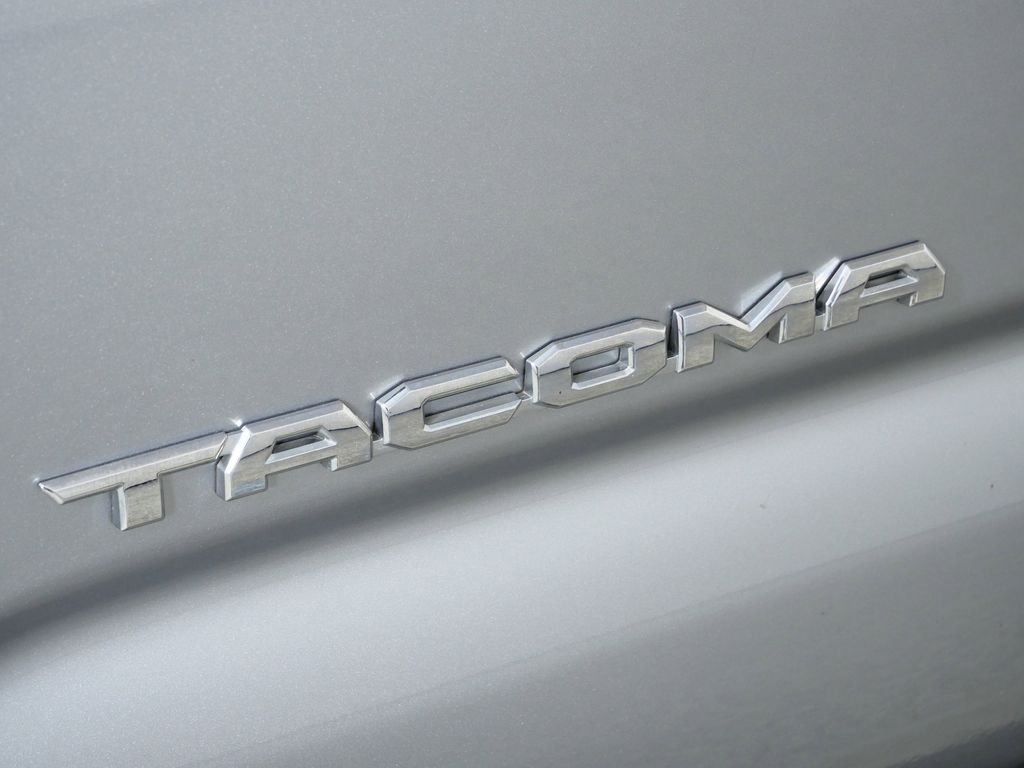 Thumbnail: 2022 Toyota Tacoma - 7