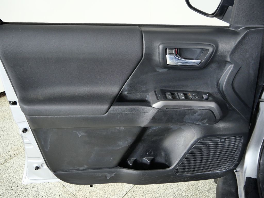 Thumbnail: 2022 Toyota Tacoma - 34