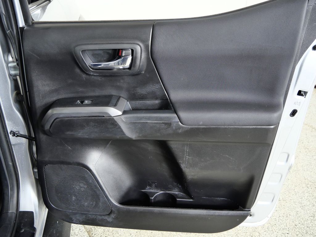 Thumbnail: 2022 Toyota Tacoma - 29