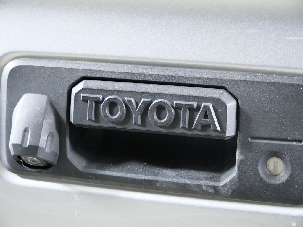 Thumbnail: 2022 Toyota Tacoma - 22