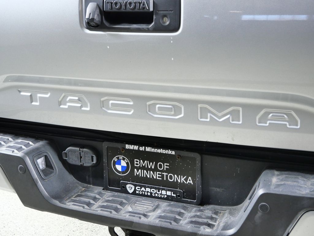 Thumbnail: 2022 Toyota Tacoma - 17