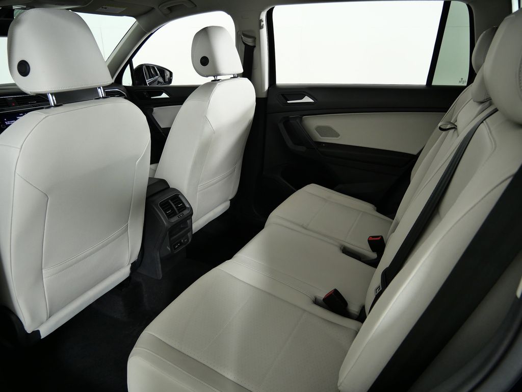 Thumbnail: 2019 Volkswagen Tiguan - 32