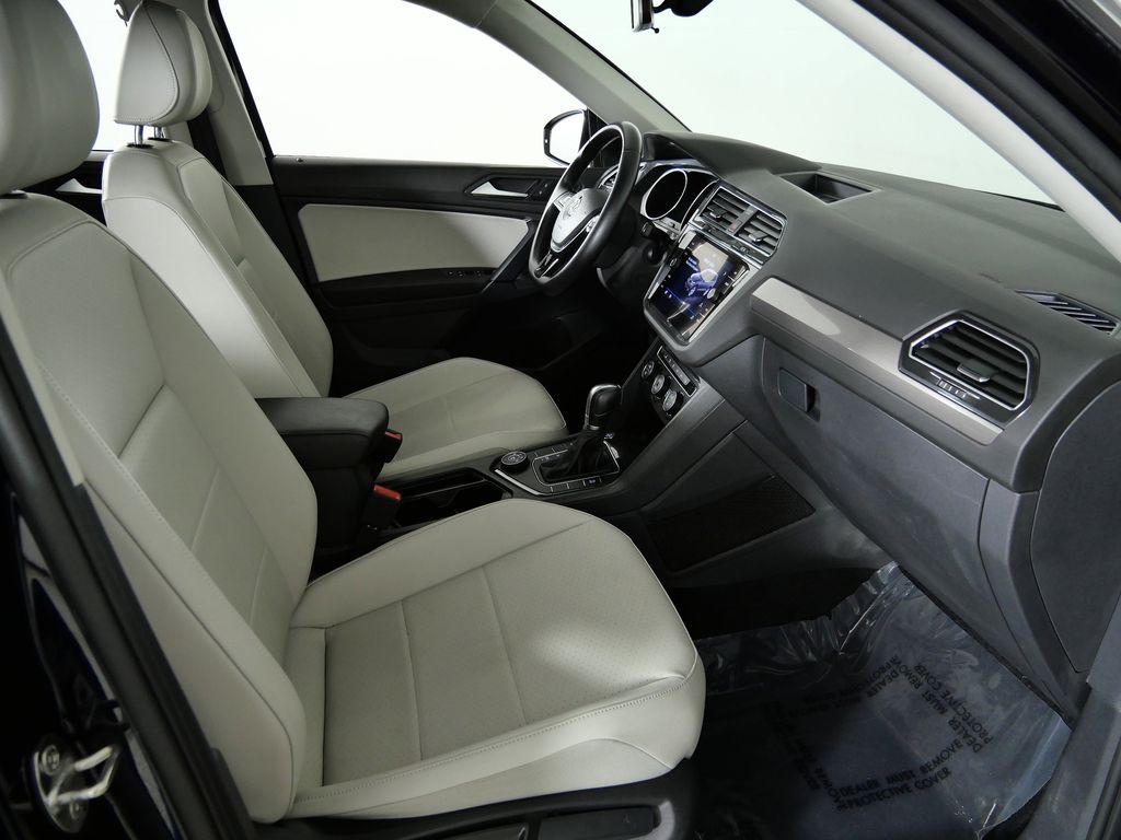 Thumbnail: 2019 Volkswagen Tiguan - 9