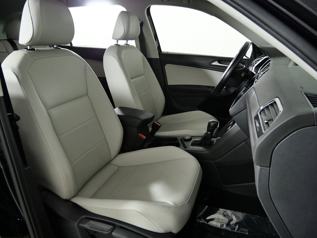 Thumbnail: 2019 Volkswagen Tiguan - 10
