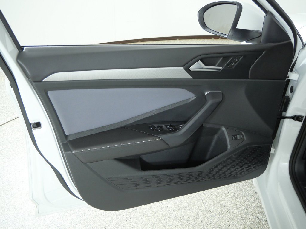 Thumbnail: 2025 Volkswagen Jetta - 35